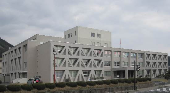 鳥取地方・家庭裁判所庁舎